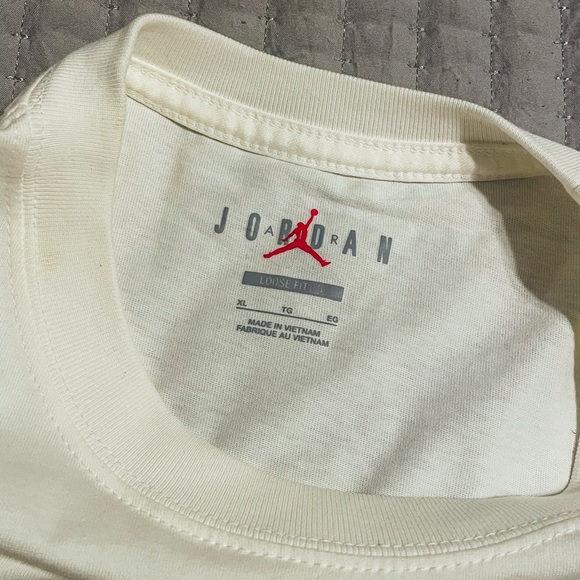Nike Air Jordan Essential Ring Tee [LIKE NEW] - Picture 3 of 3